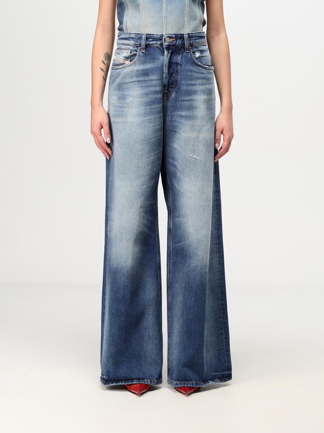 Straight Jeans