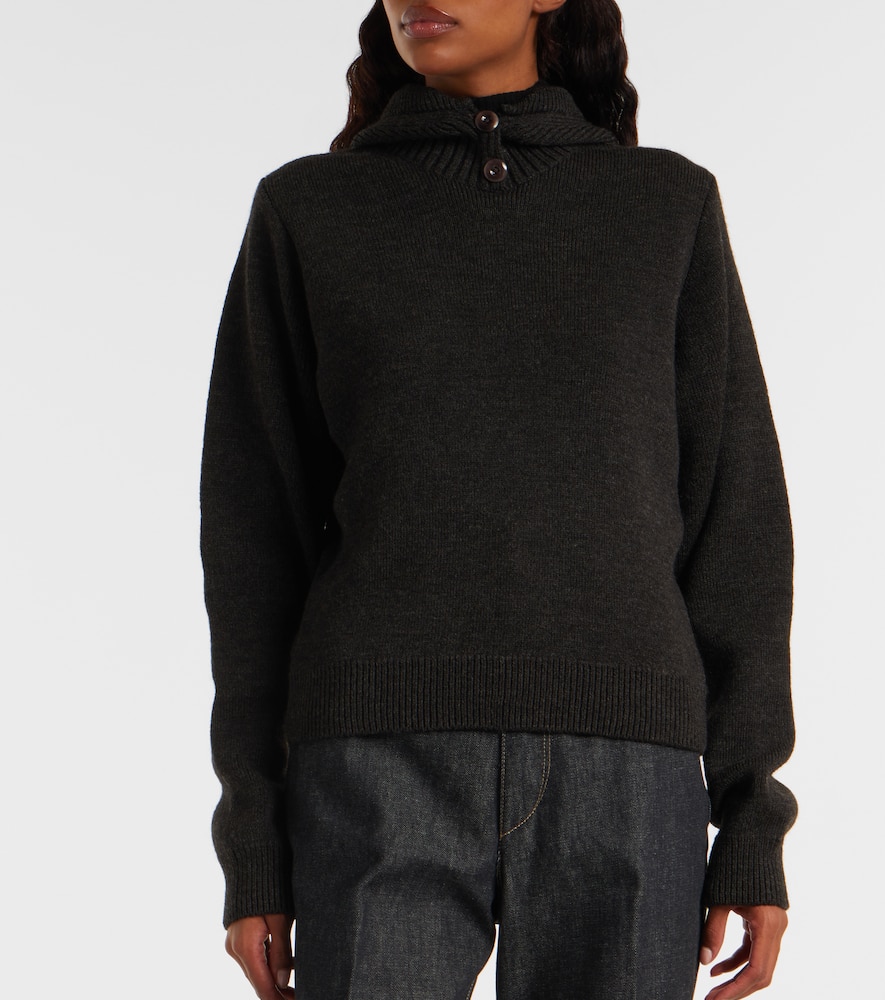Hooded sweater