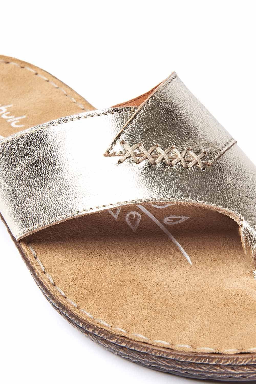 Moshulu Women's 'Seville Metallic' Toe-Loop Comfort Sandals in Metallic Gold