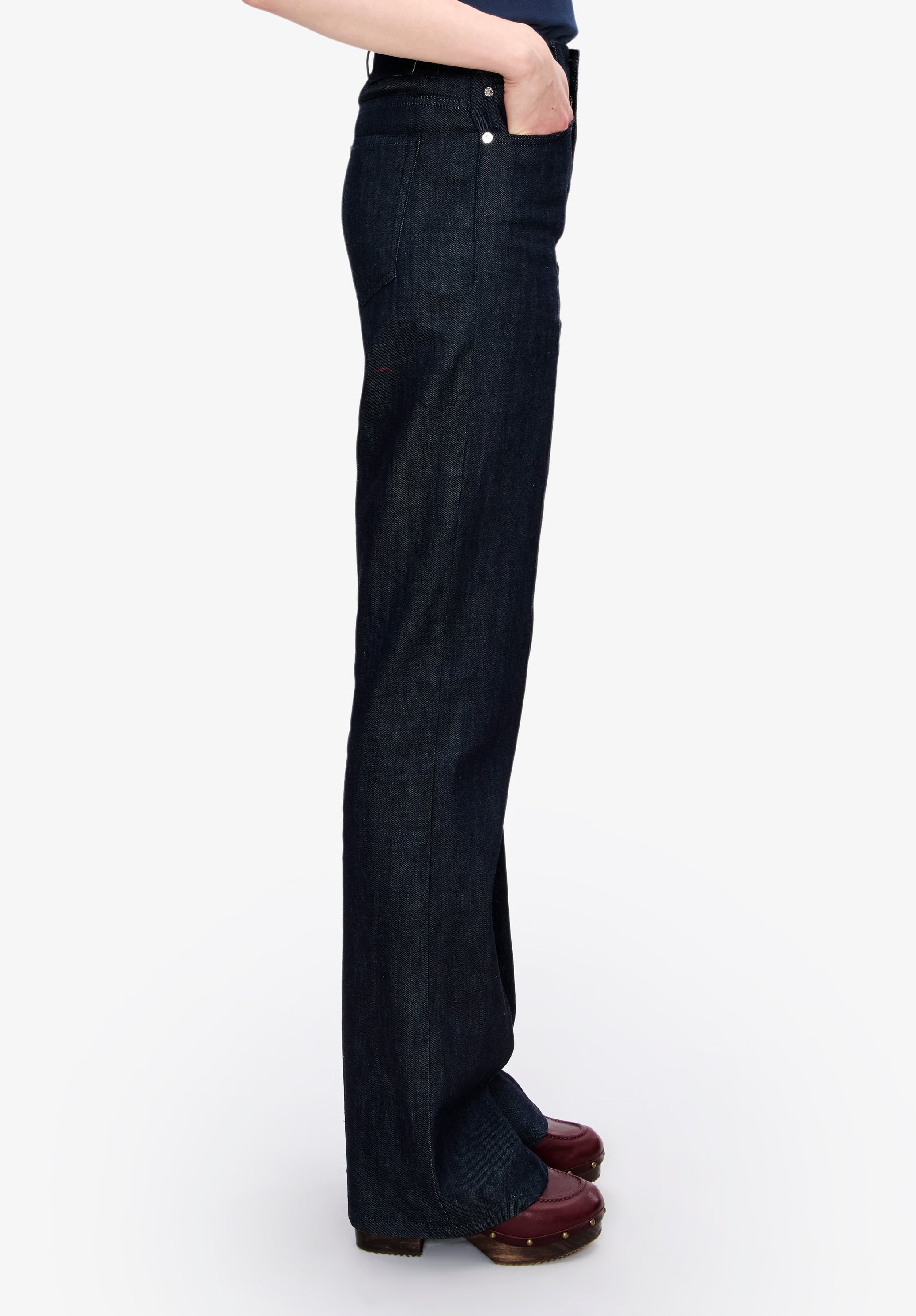 A. P.C. Women's Domino jeans Size: 24 in Dark indigo