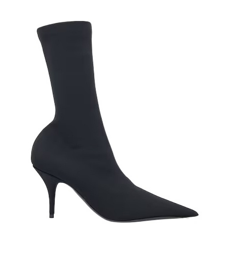 Solid colour ankle boots