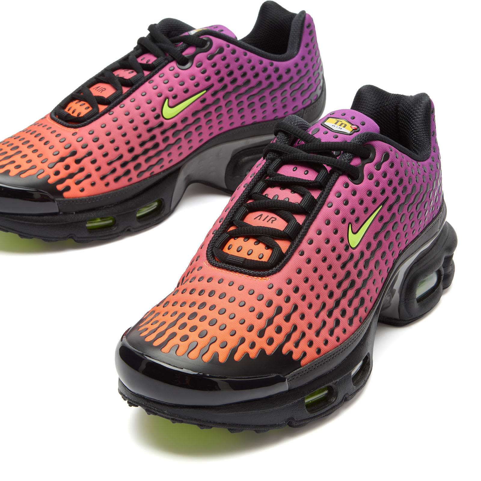 Men's Air Max Plus Vii Sneaker in Orange/Volt/Black
