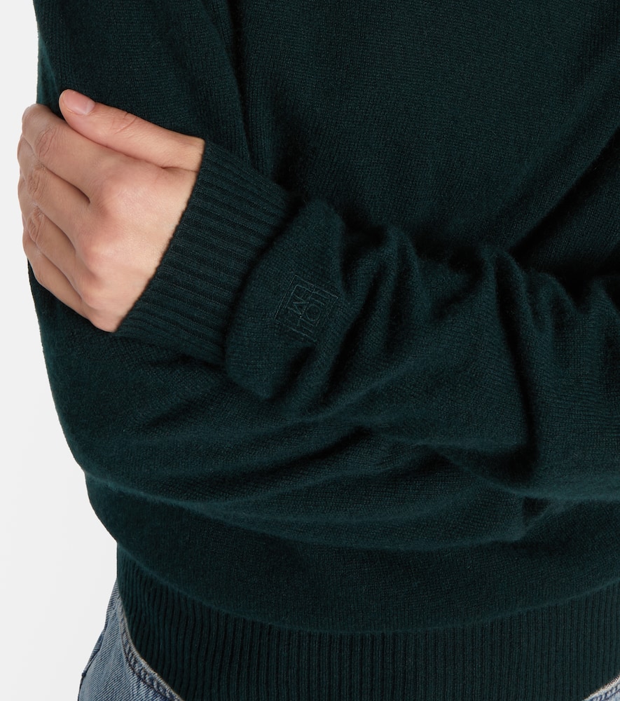 Cashmere sweater