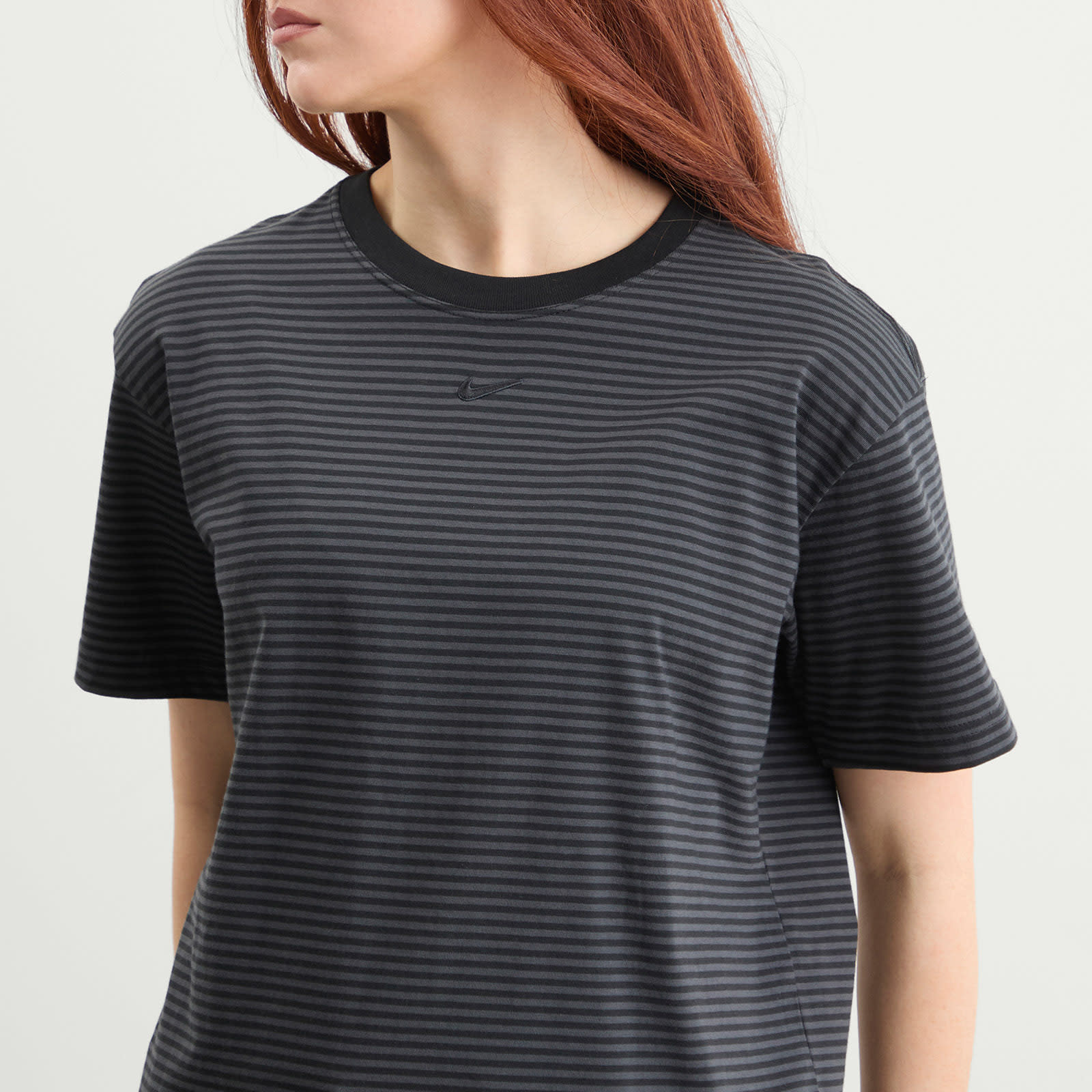 Women's NSW Stripe T-Shirt in Black