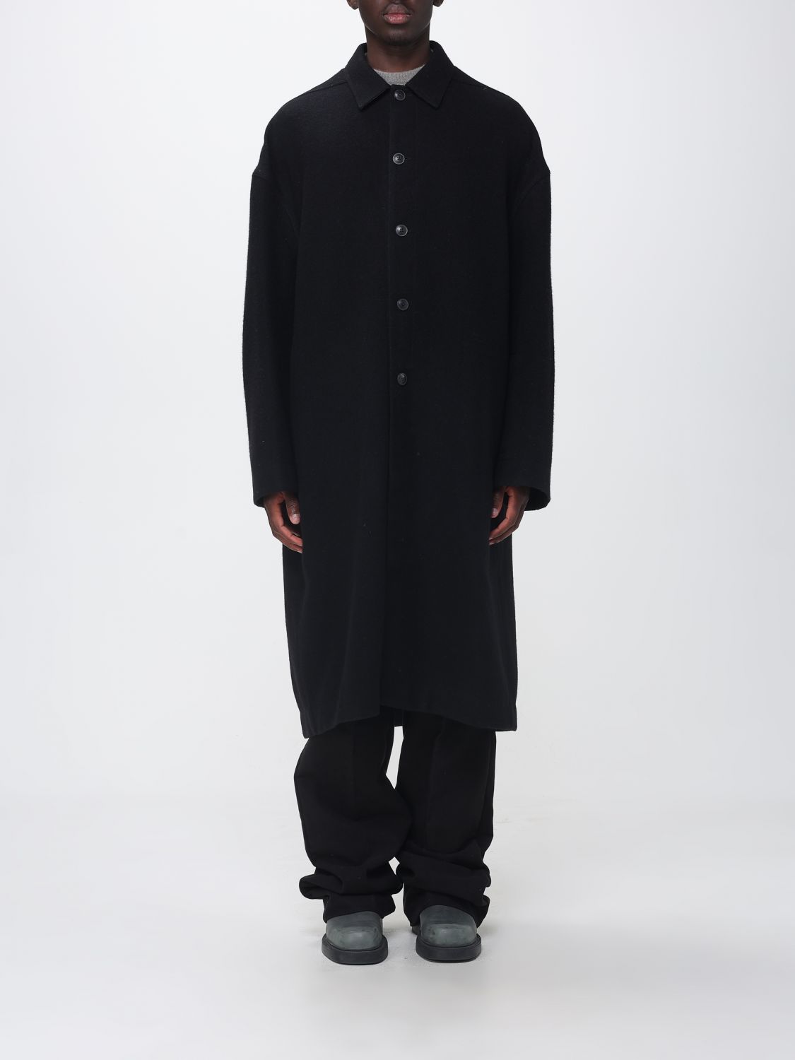 Coat Men color Black