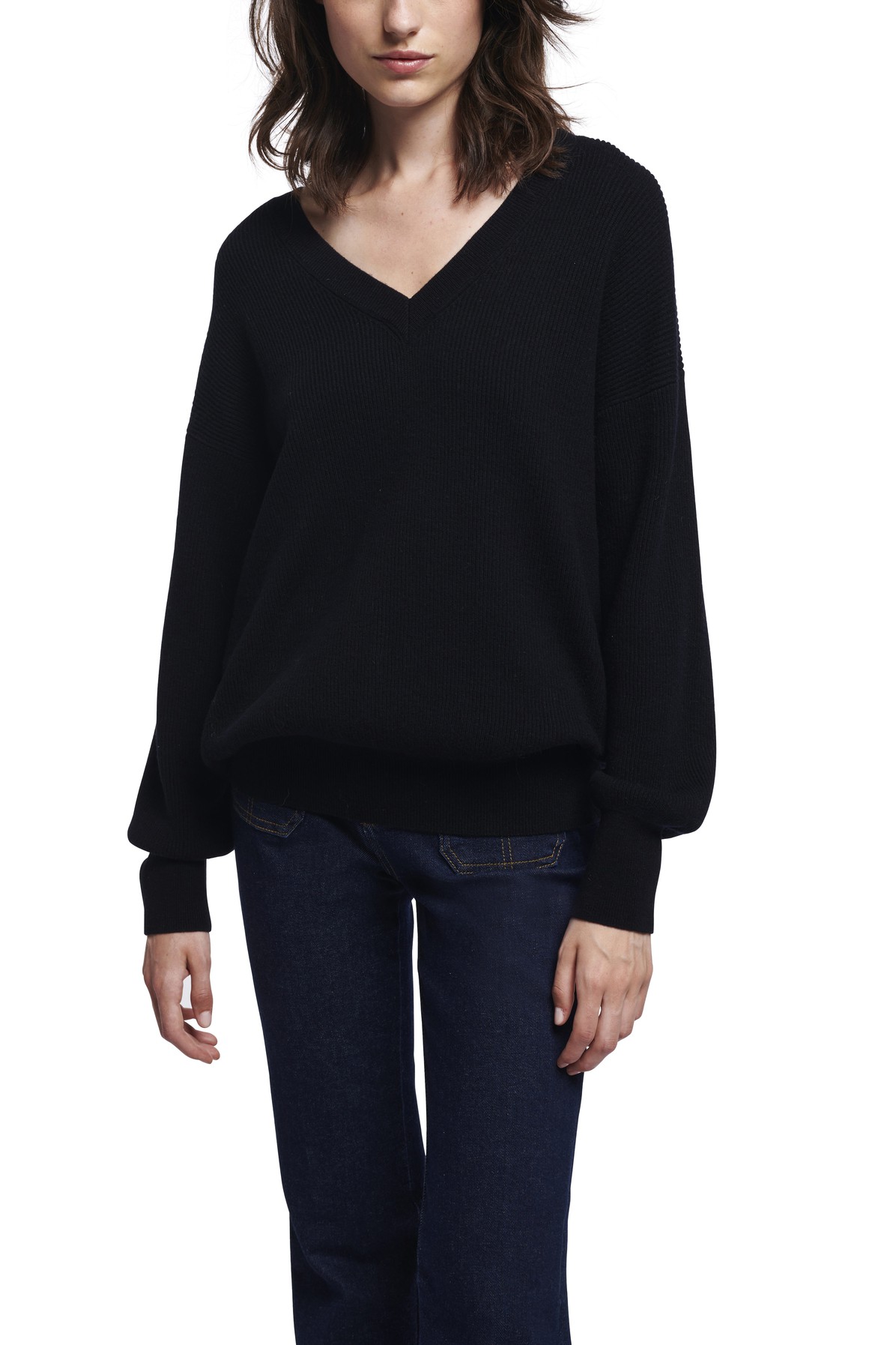 Sam V-necked jumper