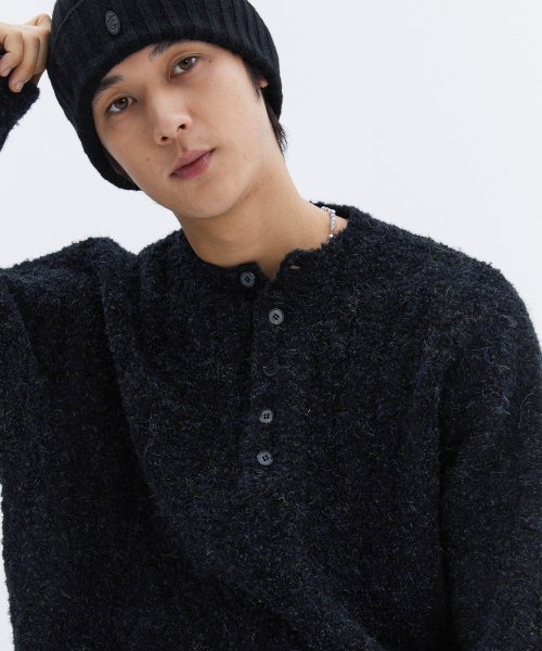 Cloud oversized henley neck knit_black