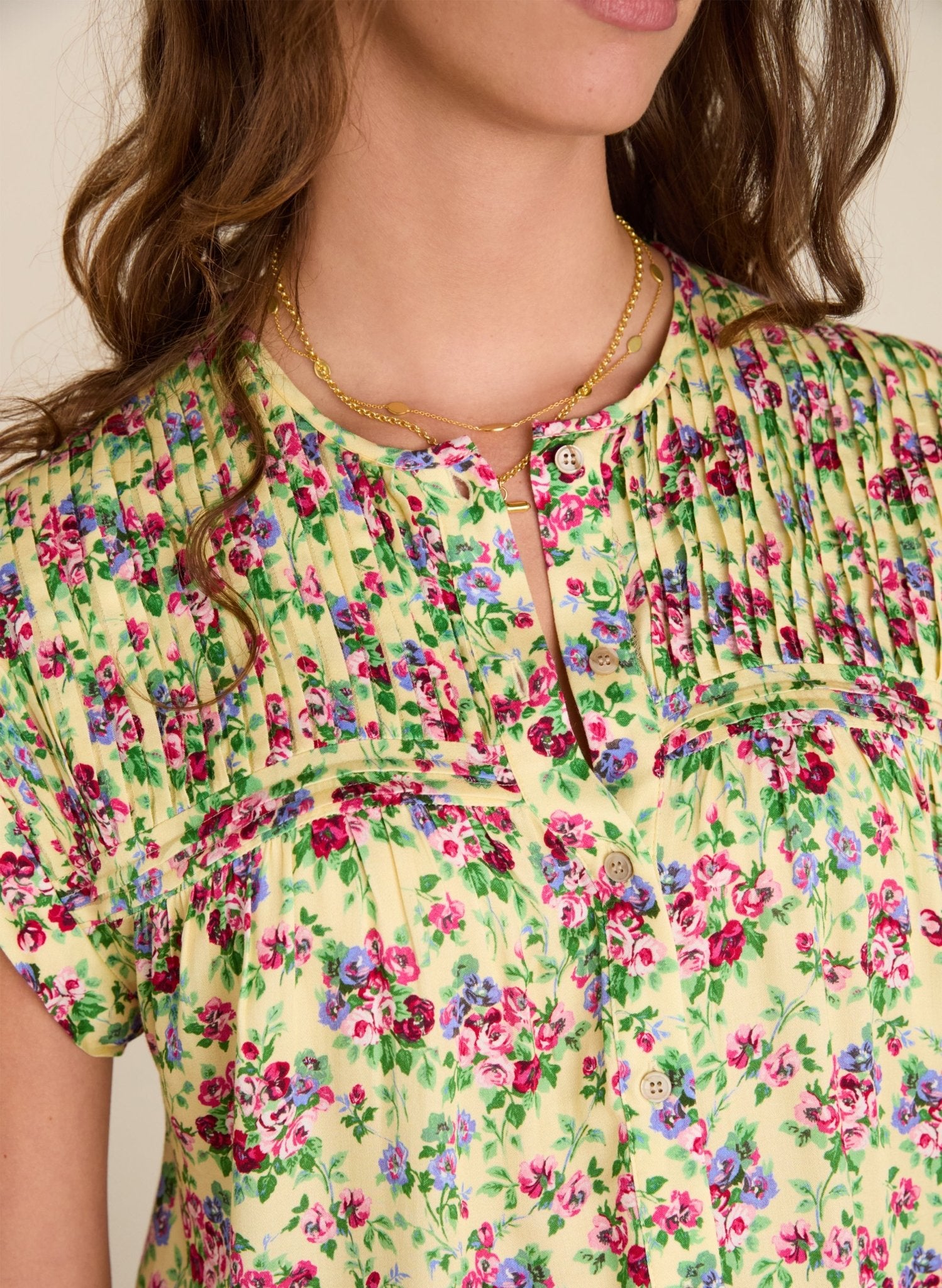 Gia Satin Cap Sleeve Blouse - | | / Butter Flora