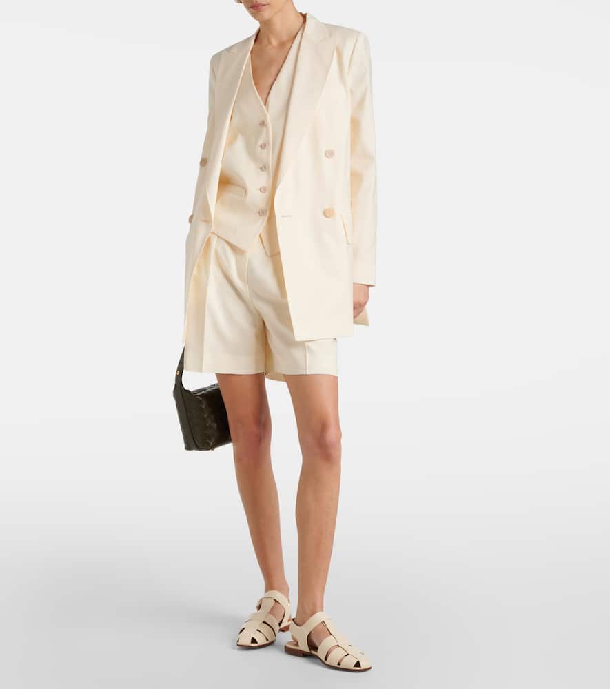 Double-breasted virgin wool blazer