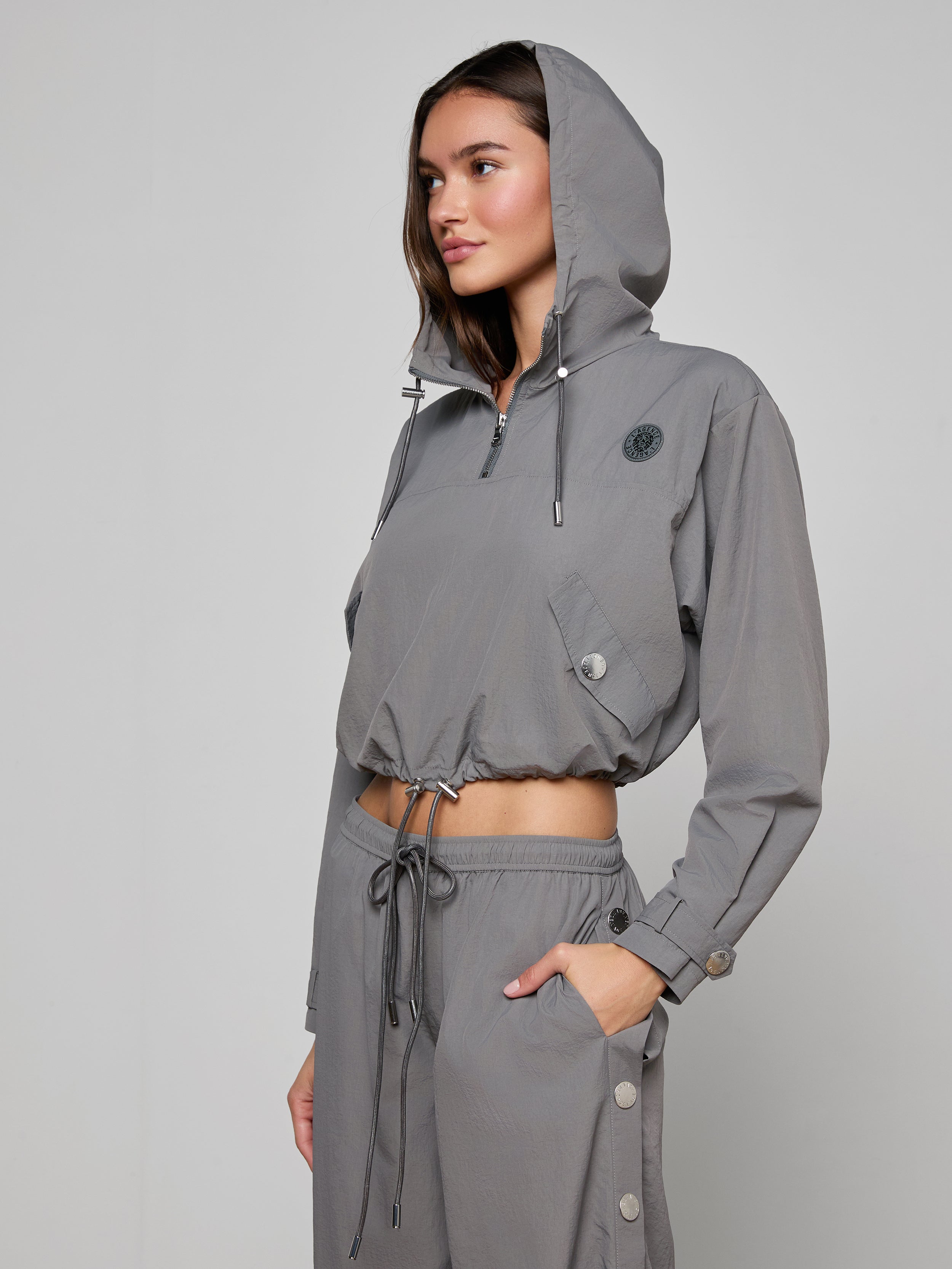 Bronwyn Cropped Windbreaker In Medium Grey