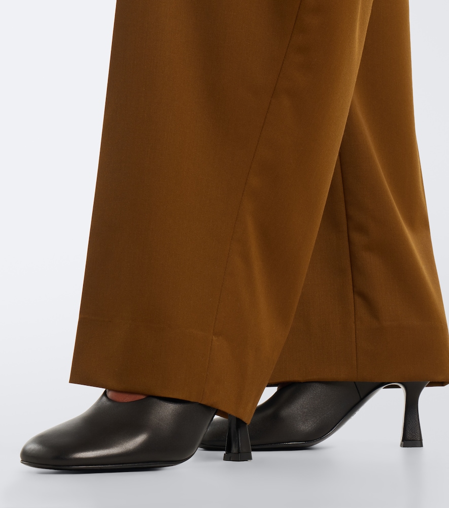 Berlin leather pumps