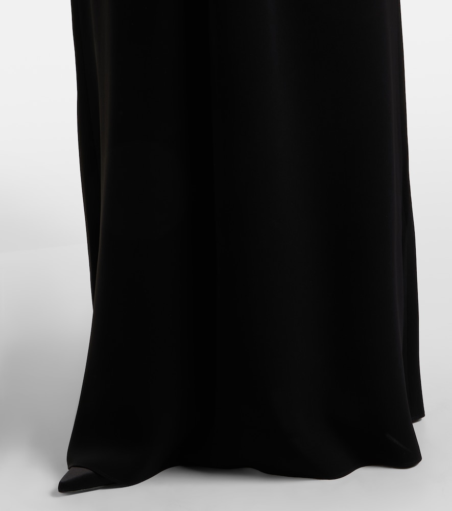 Elegante caped cady gown