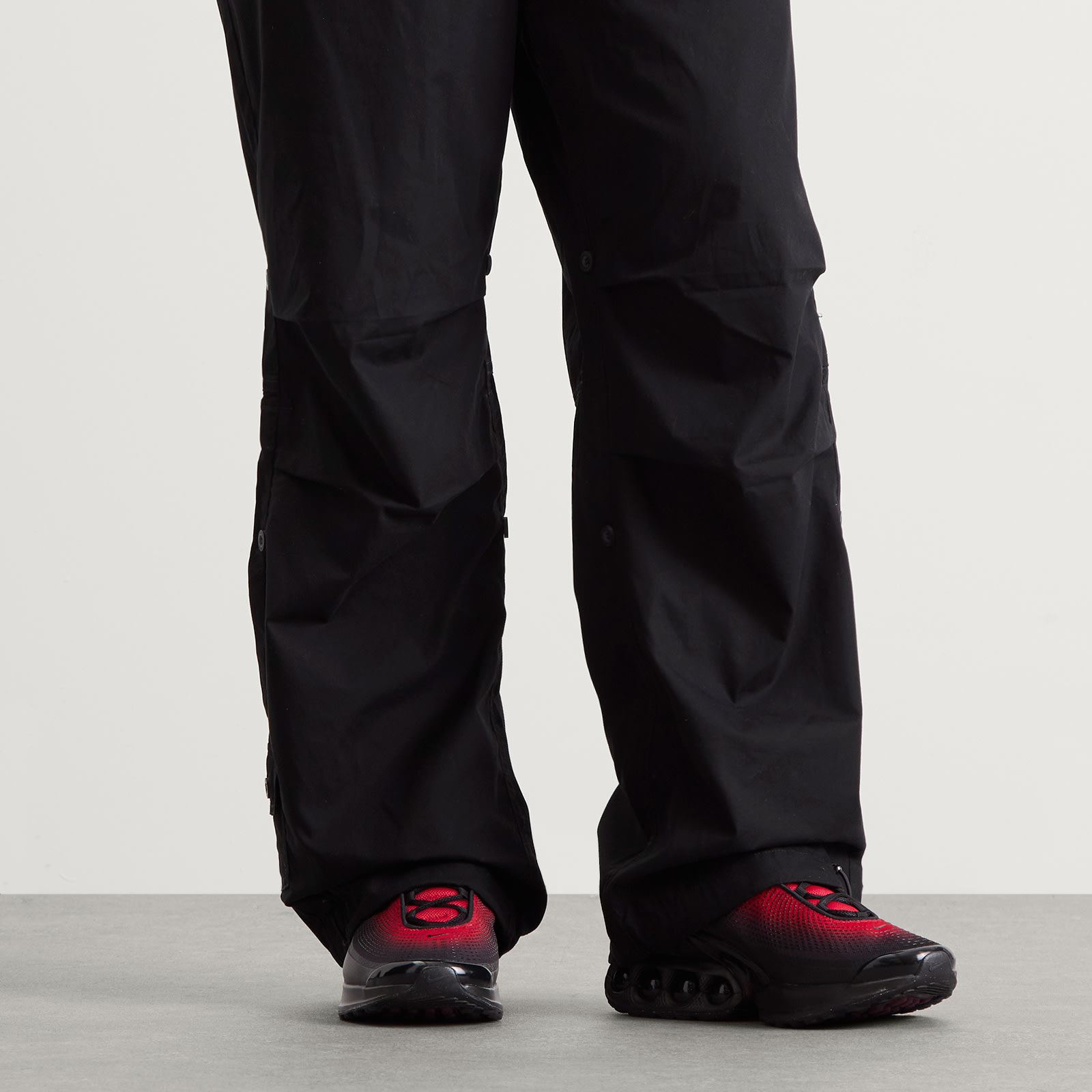 Men's Air Max DN Se Sneaker Red/Grey/Black