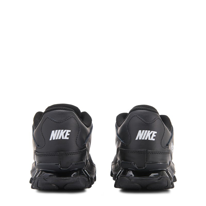 Women's Reax 8 Tr Sneakers (Black/Pink)