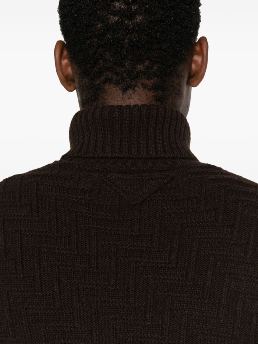 Cashmere Turtle-neck Sweater