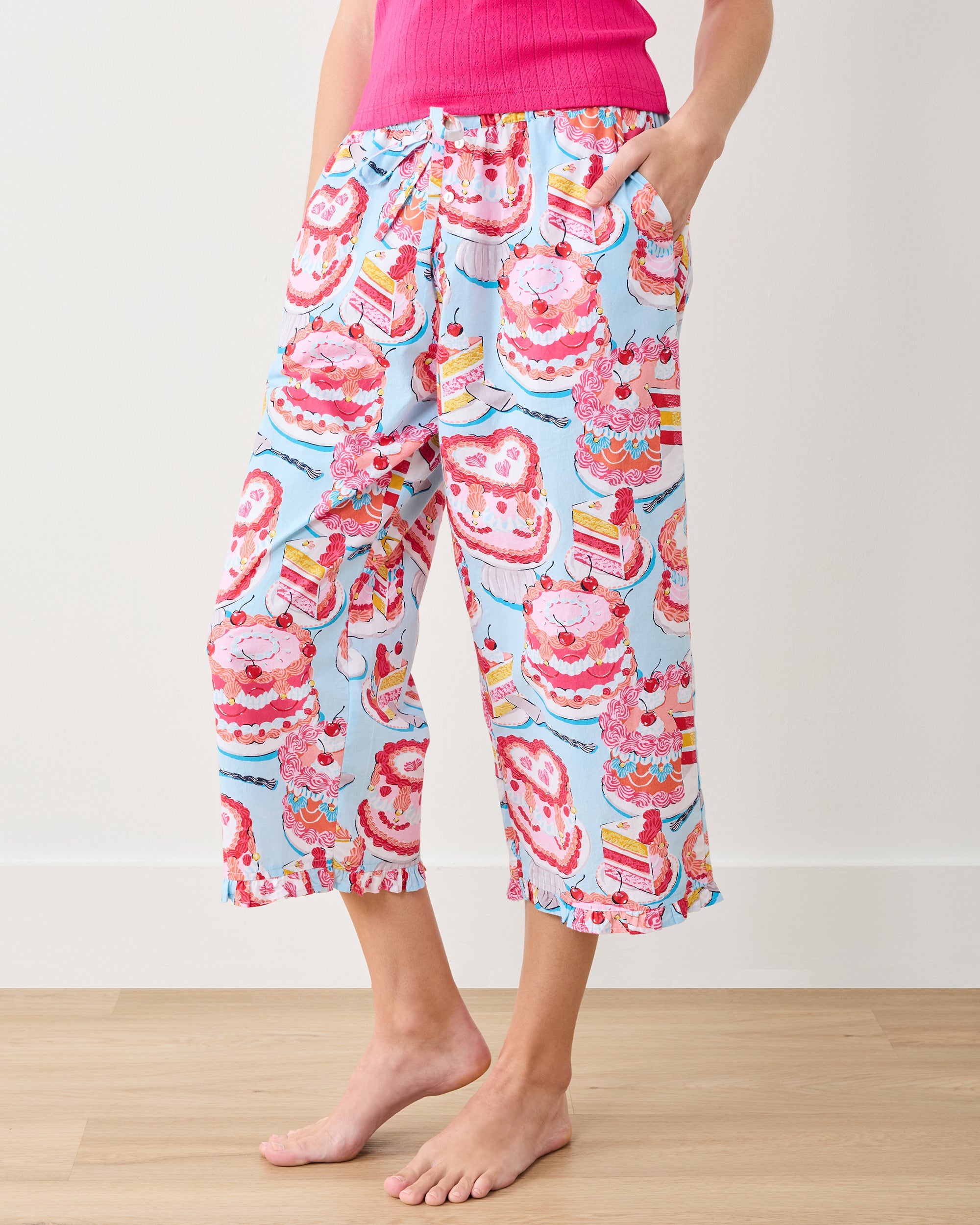 Organic Cotton Ruffle Cropped Pants in Vintage Cakes | Women's XXS | Blue