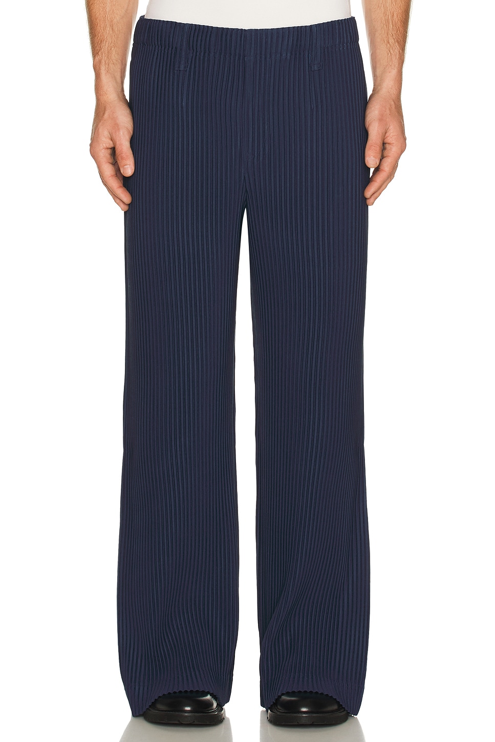 Homme Plisse Issey Miyake Tailored Pleats 1 Pants in Manarola Boat Navy - Navy. 1 also