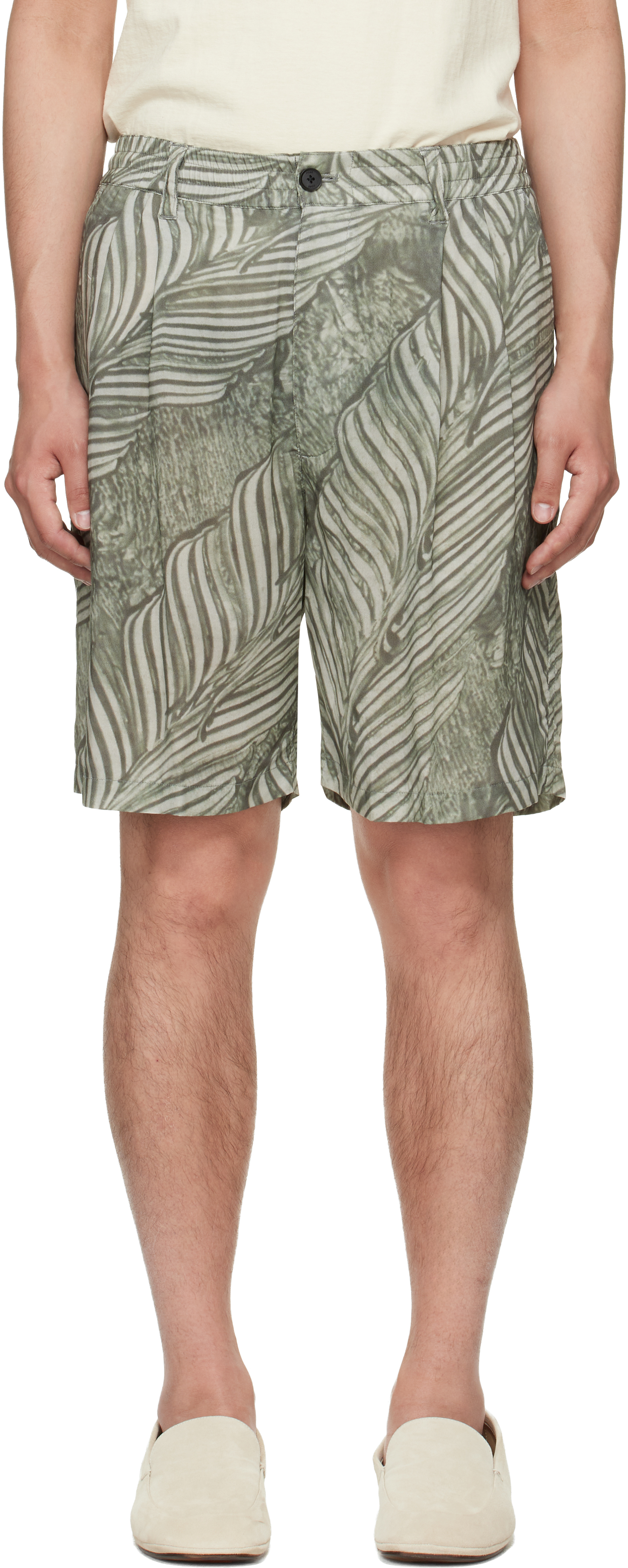 Green Leaf Pattern Printed Rayon 2Pleated Easy Shorts
