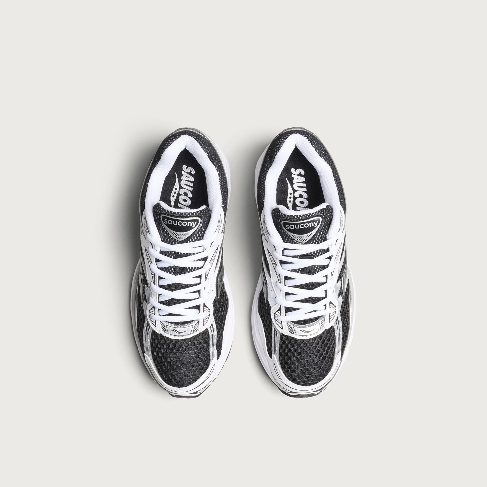 Progrid Omni 9 Sneaker in Black/White