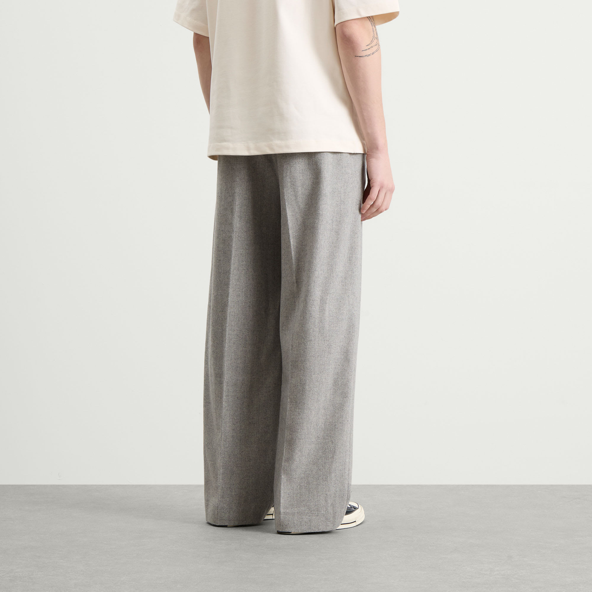Men's Herringbone Tailored Wide Leg Trouser in Grey