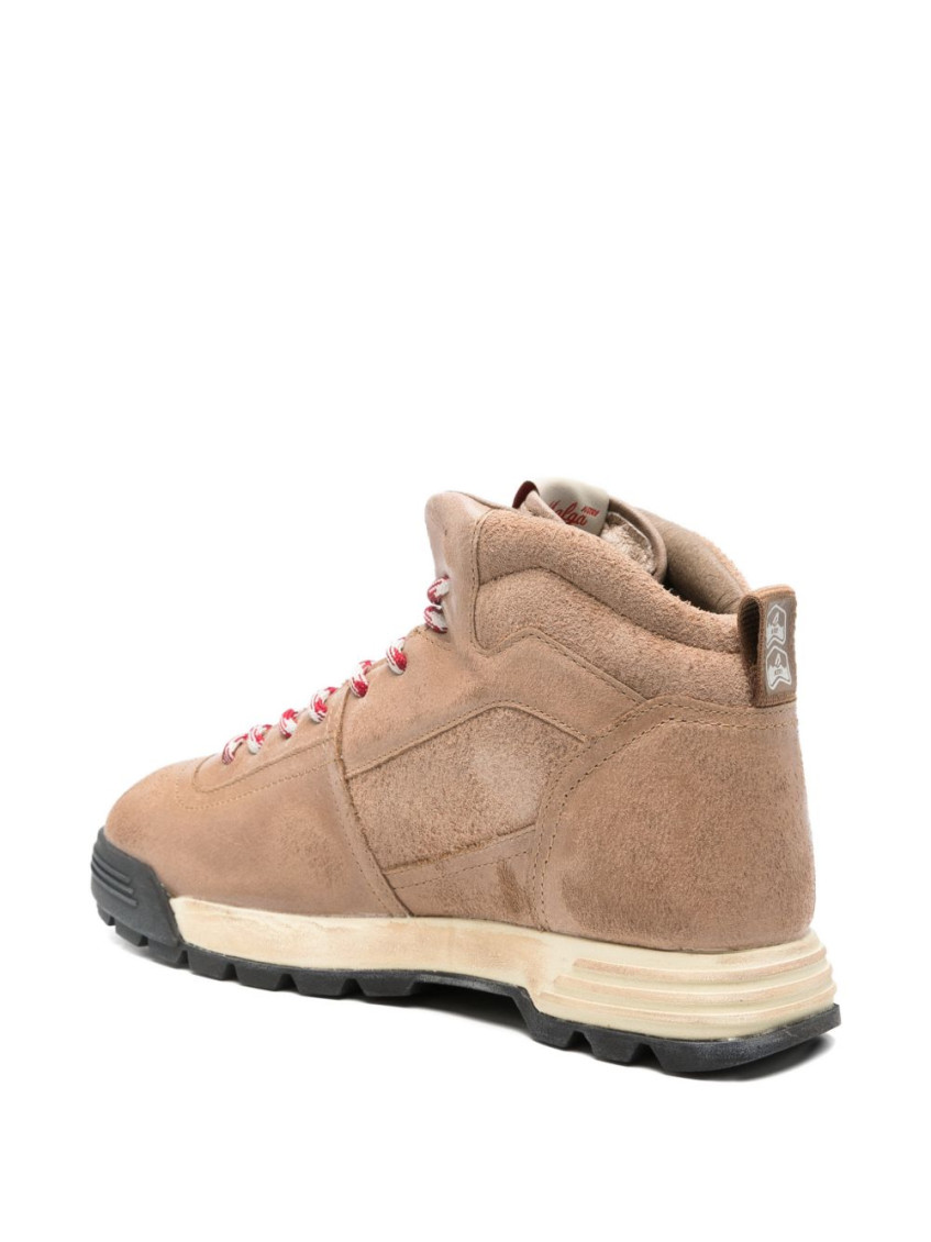 Boots Brown