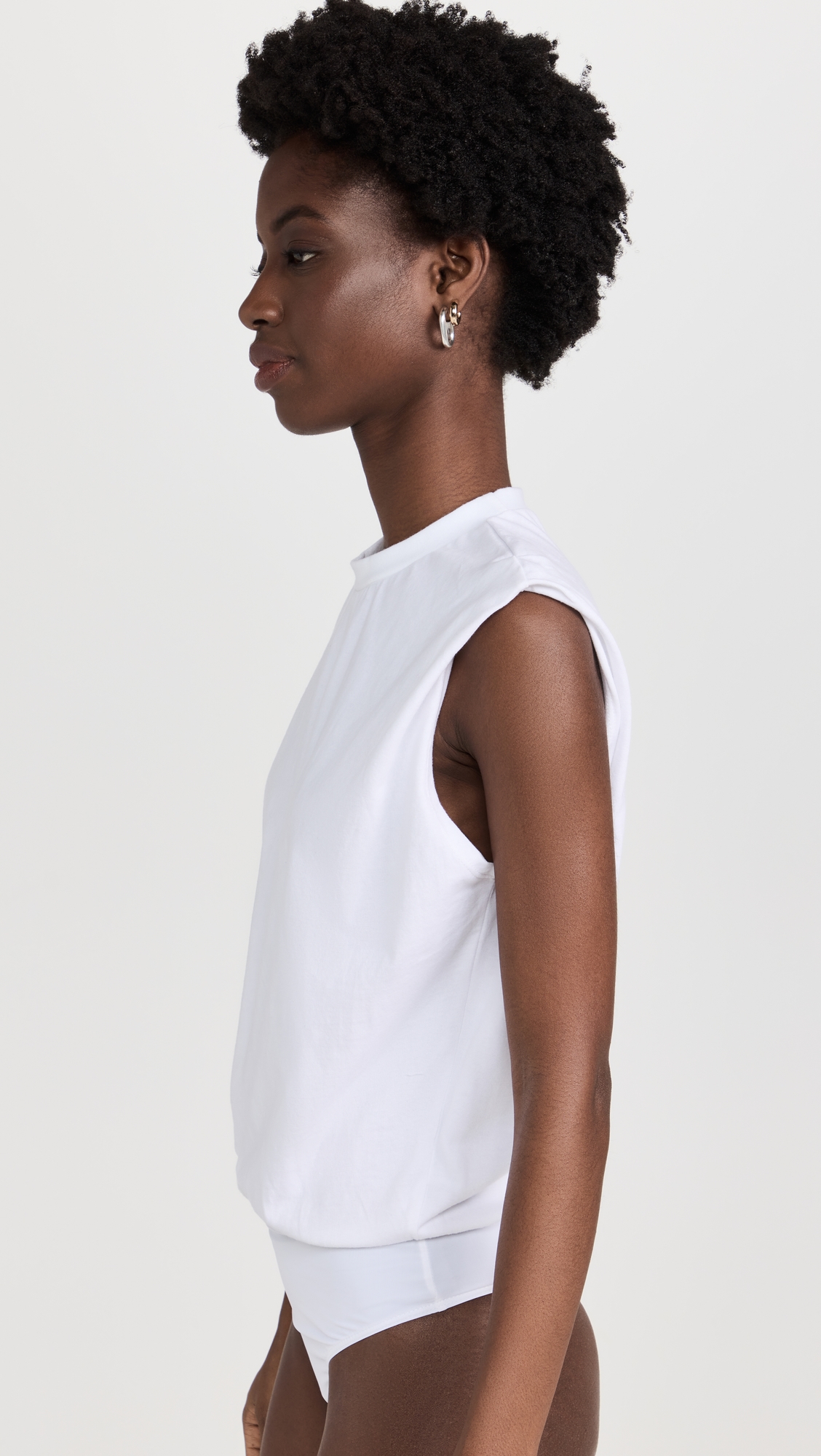 Ambitionist 여성 Muscle Tee Thong Bodysuit White