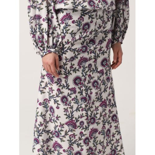 Long skirt with floral pattern