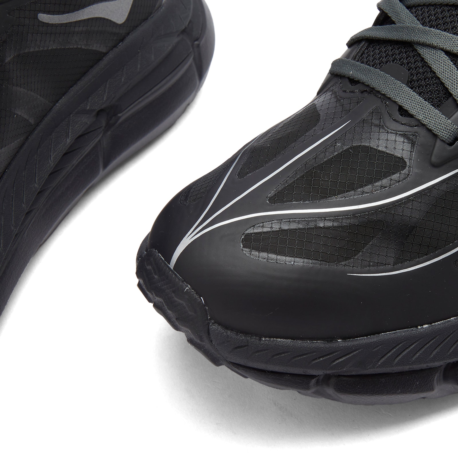 U Mafate Speed 4 Lite Sneaker in Black/Outer Orbit