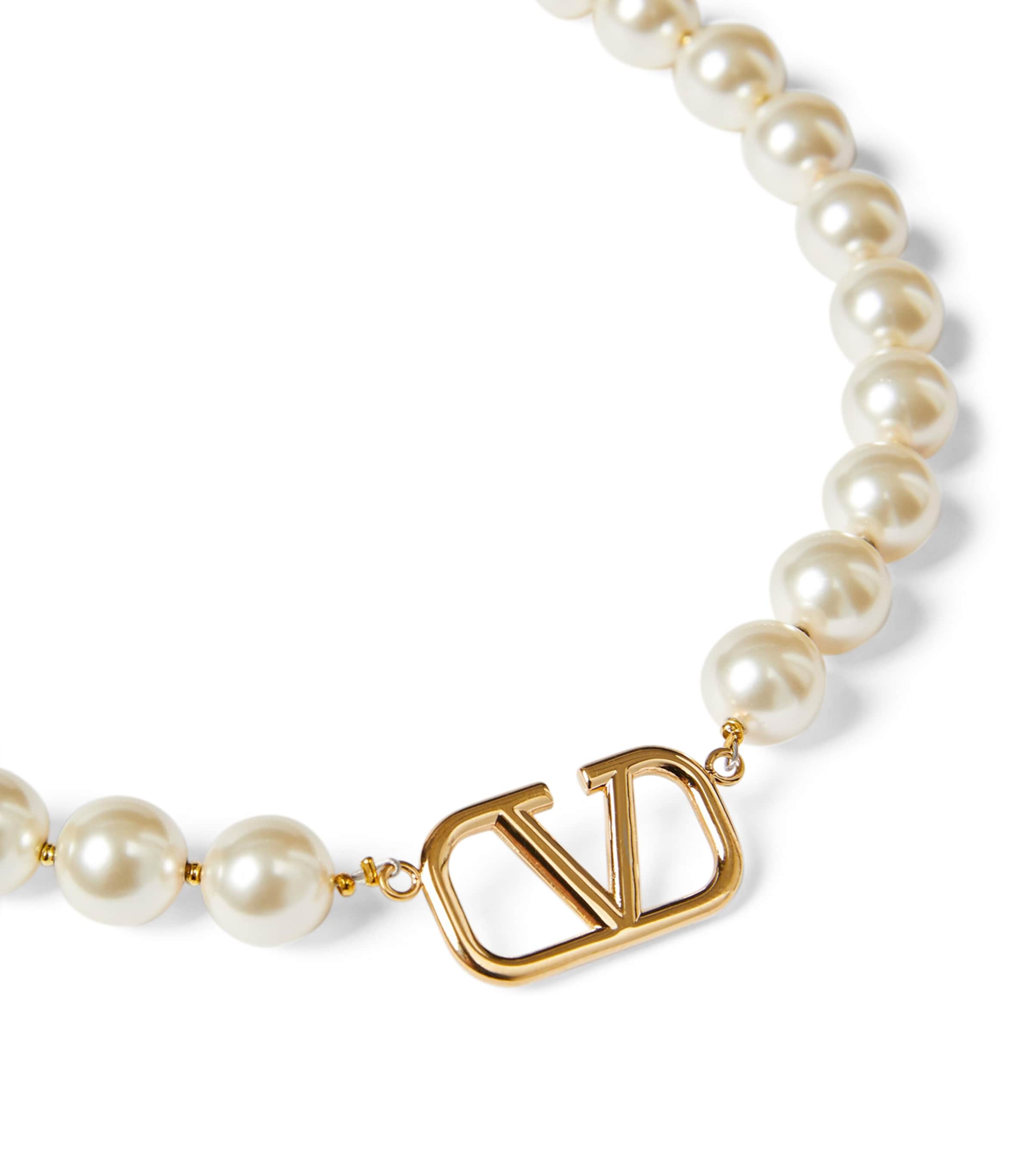 Vlogo Signature Pearl Necklace