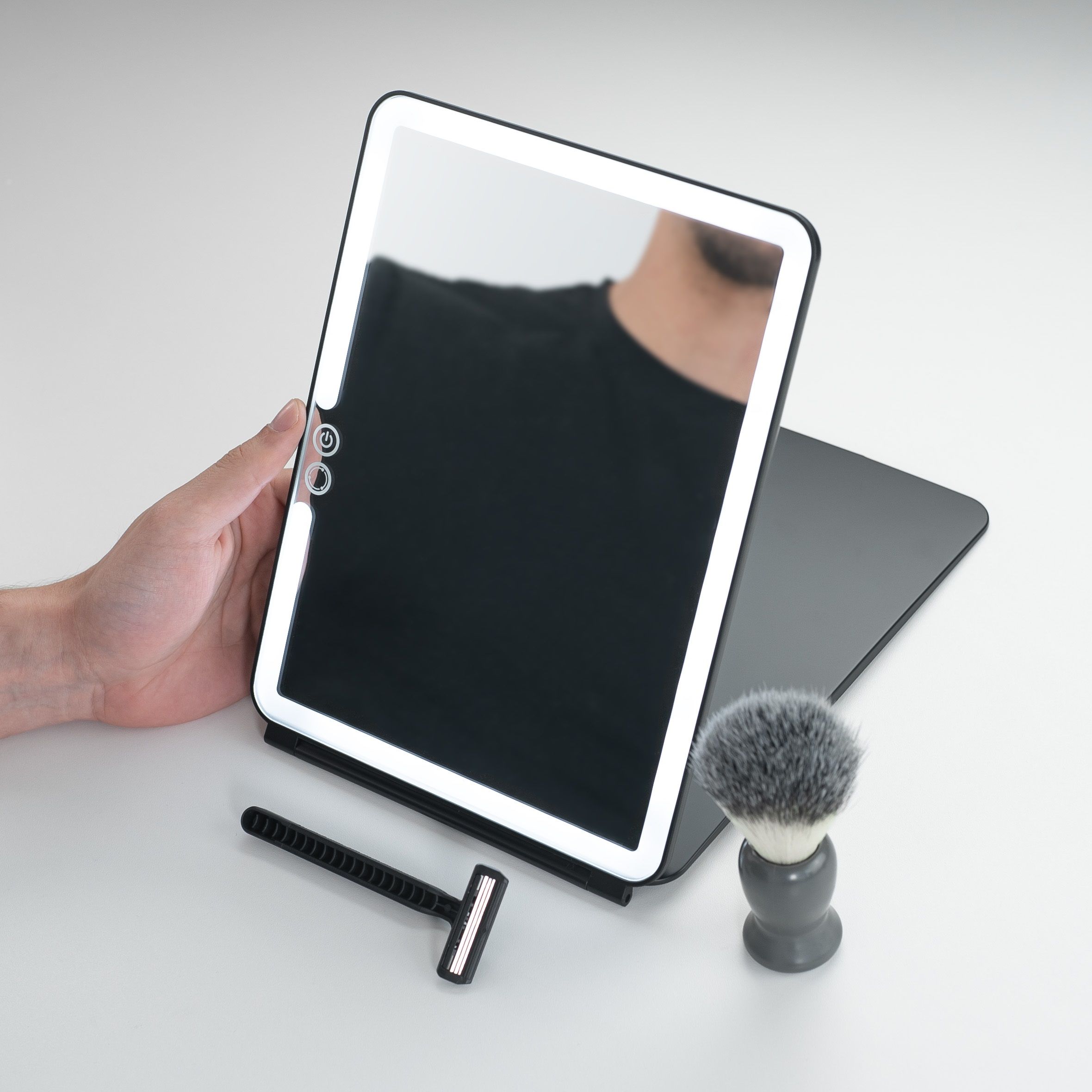 LUNA London Eclipse Travel Mirror | LED Lighted Rechargeable Vanity Makeup Mirror in Black | : 1 Pack