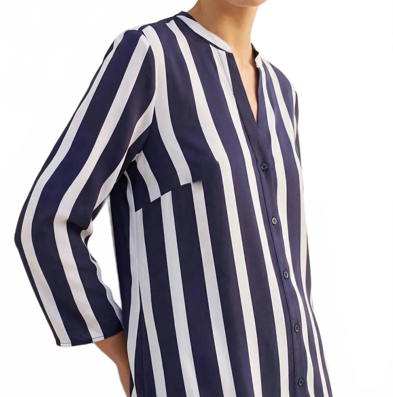Striped V Neck Shirt In Raya Navy
