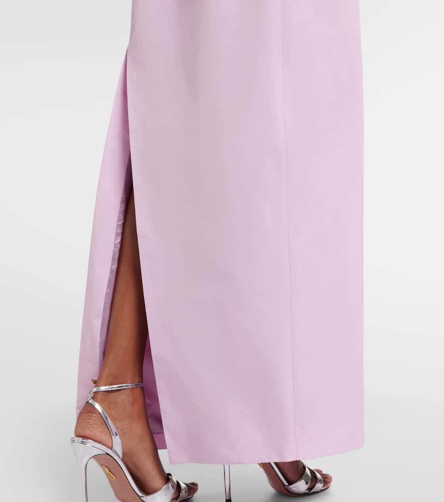 Bow-detail gown