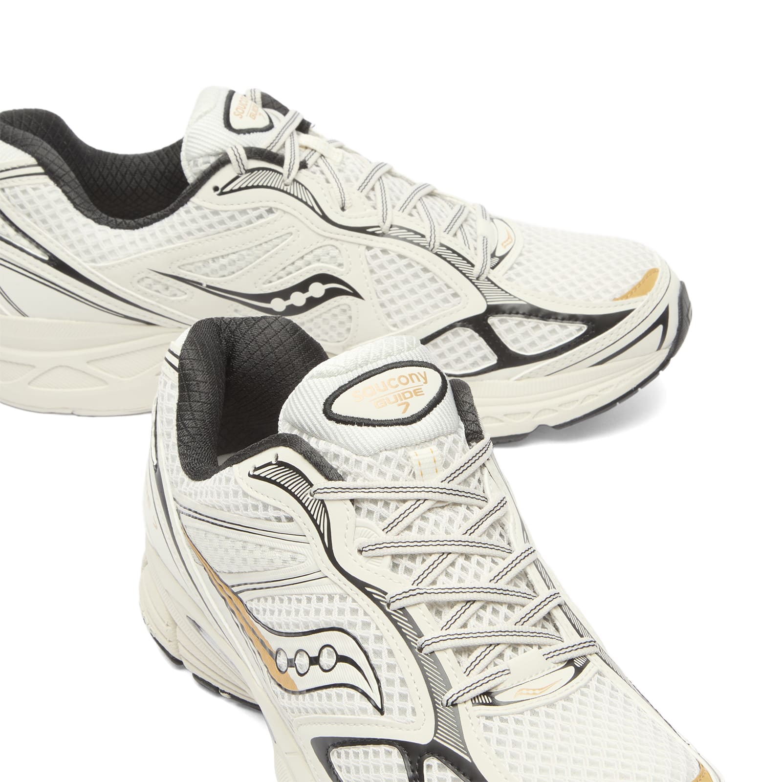 Men's Progrid Guide 7 Sneaker in Onyx/Gold