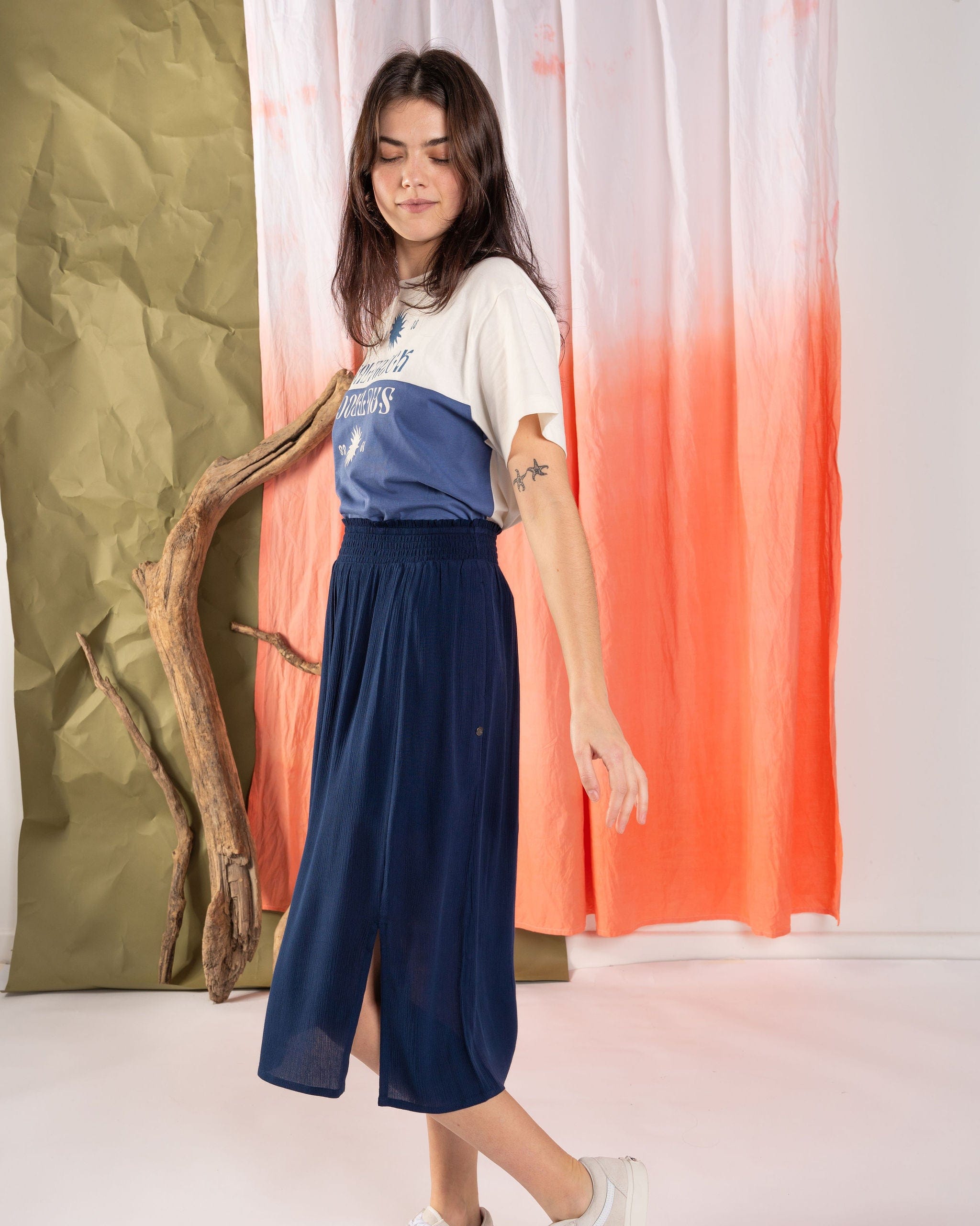 Saltrock Deya Womens Midi Crinkle Skirt in Blue