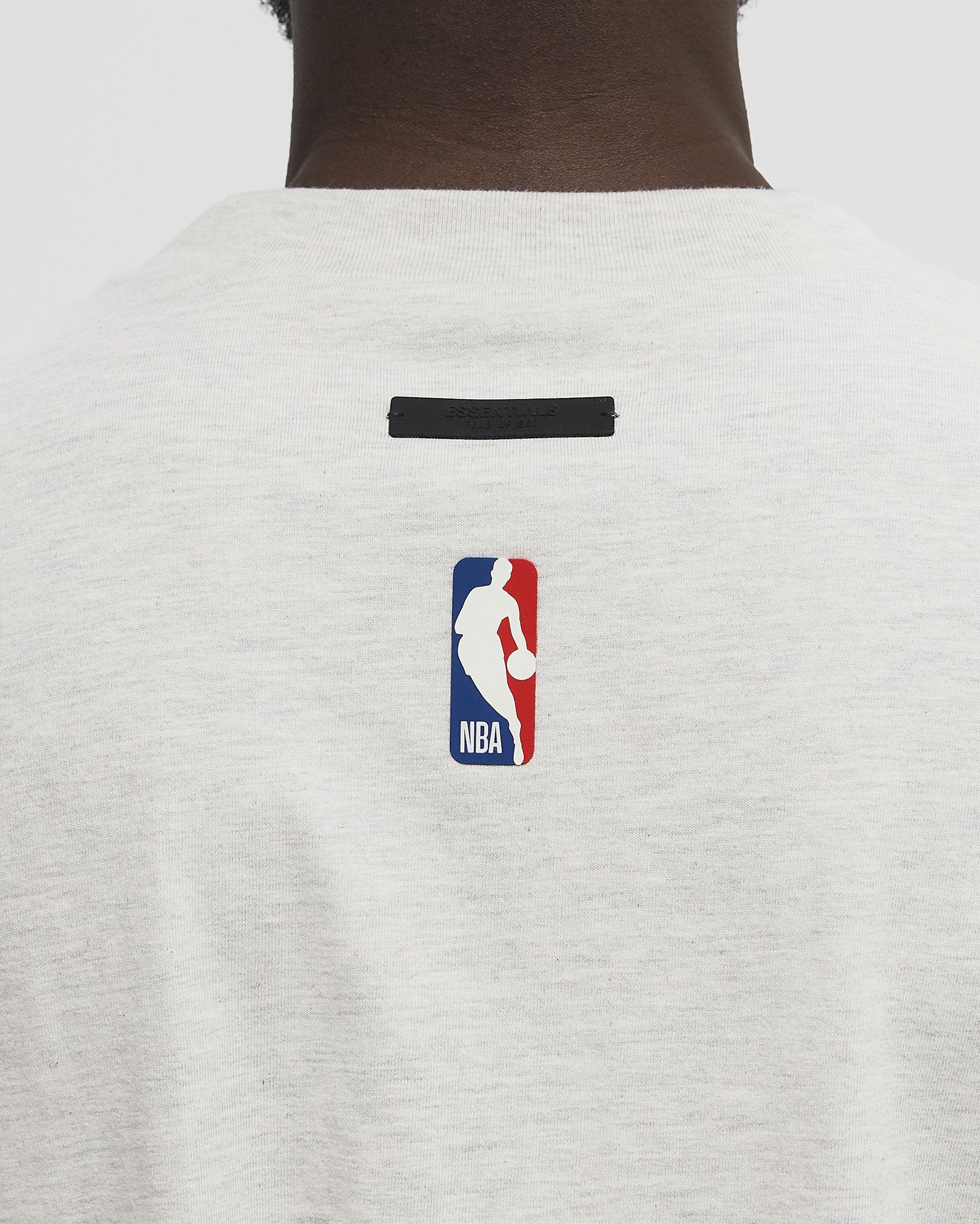 S/S TEE - NEW YORK KNICKS white male Shortsleeves now available at BSTN