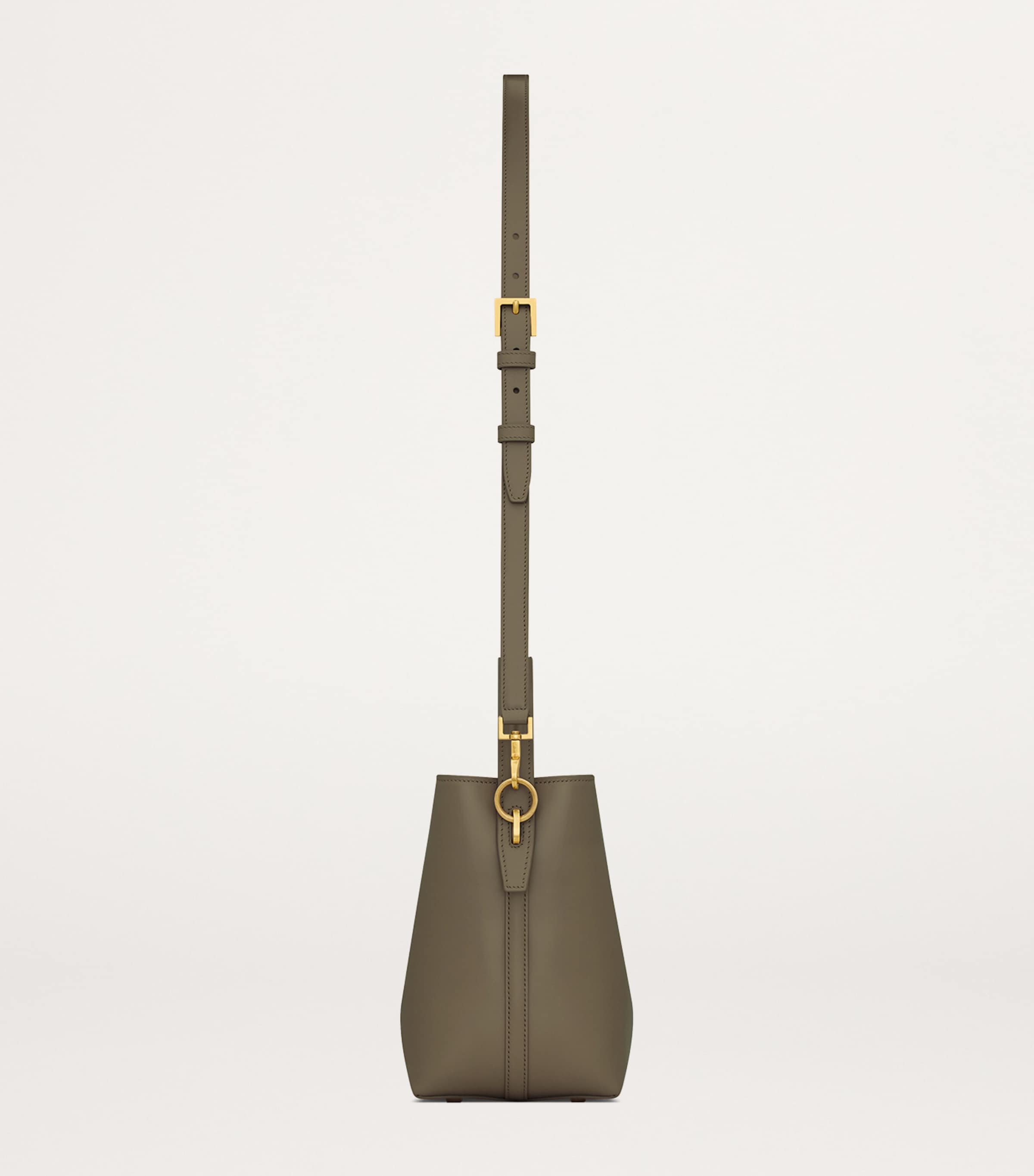 Calfskin Le 37 Bucket Bag