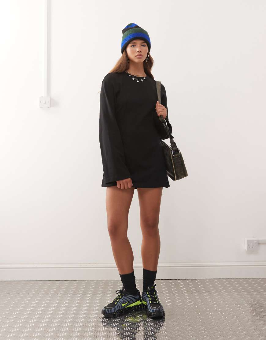 Cinched waist long sleeve mini t-shirt dress in black