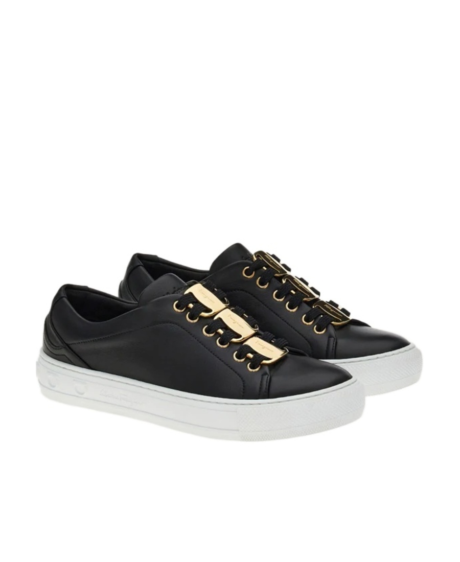 Logo casual sports shoes
