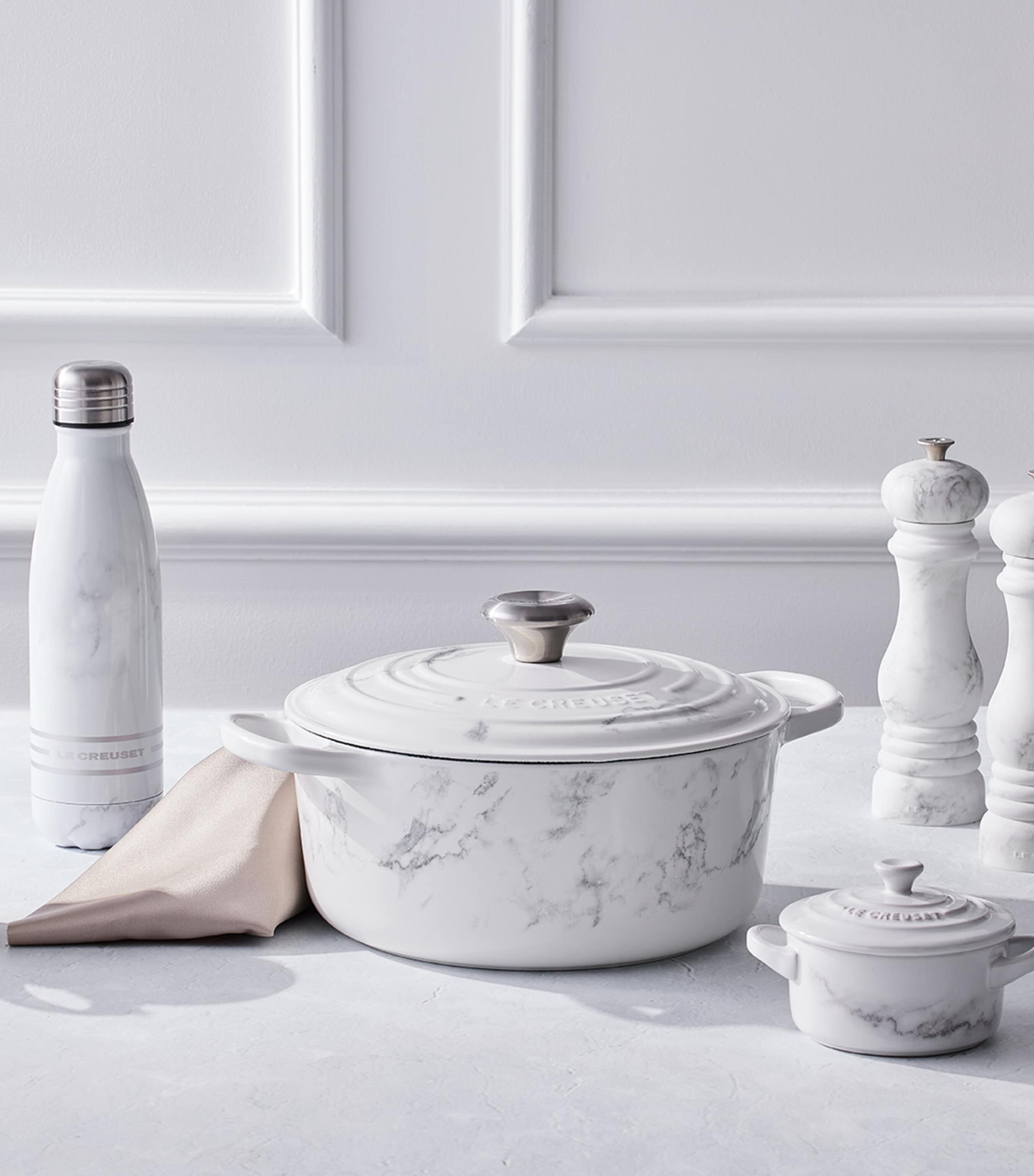 Cast Iron Marble Oval Casserole Dish