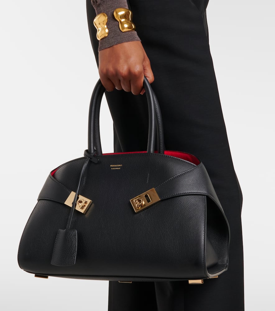 Hug leather tote bag
