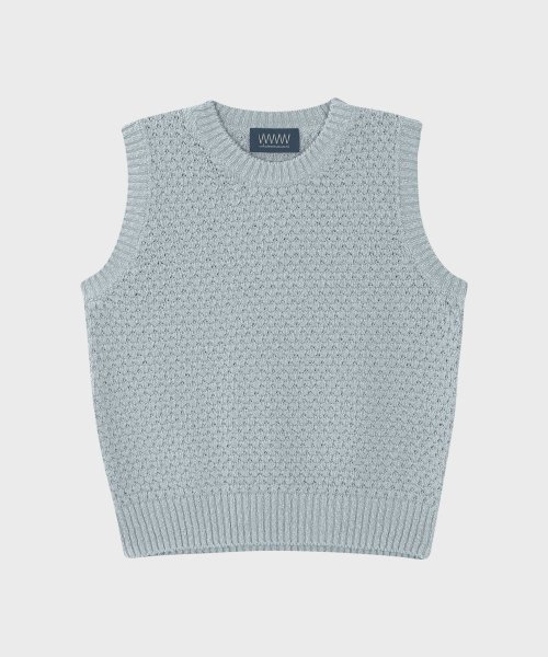 EMBOSSED SLEEVELESS KNIT