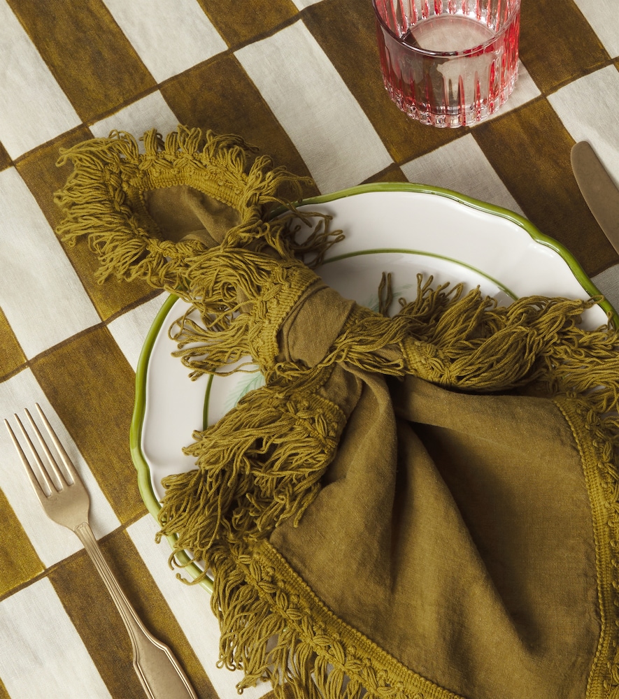 Set of 4 fringed linen napkins