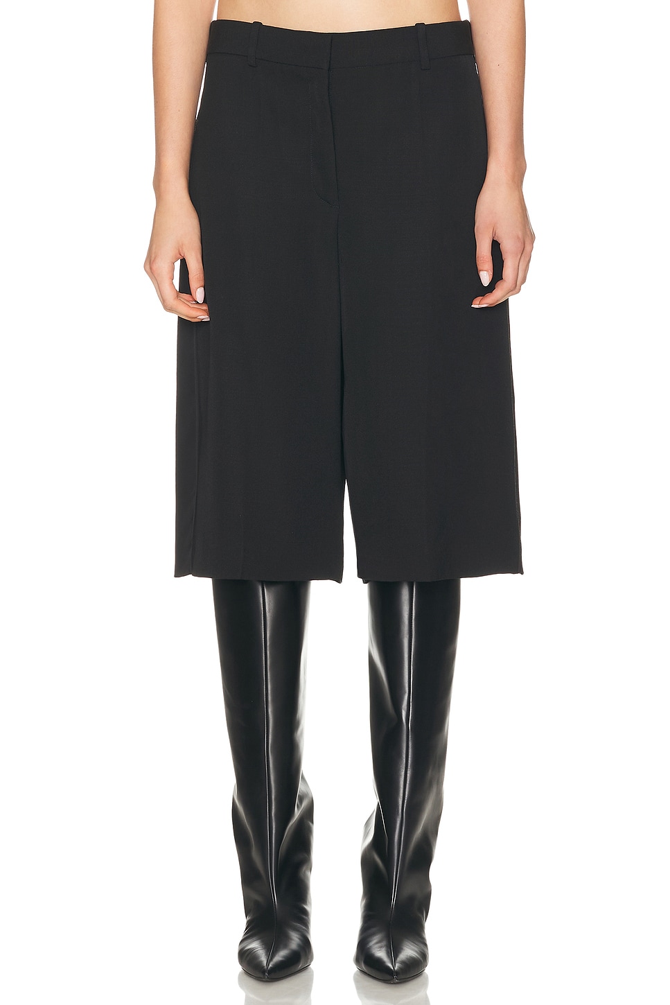 Jil Sander 73 Trouser Short in Black - Black.  40 also in