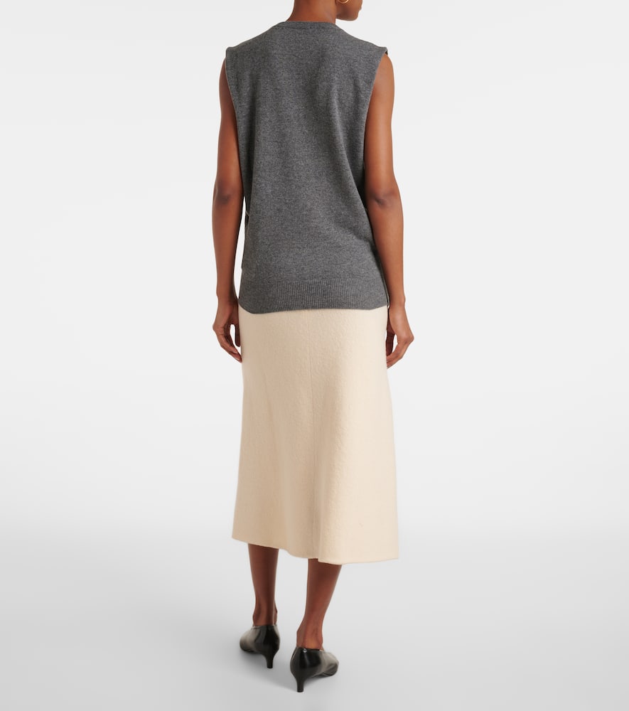 Cashmere sweater vest