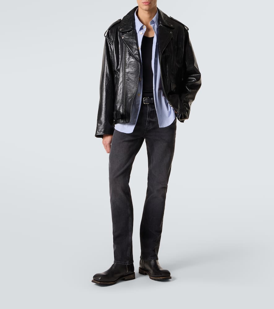Modern straight jeans