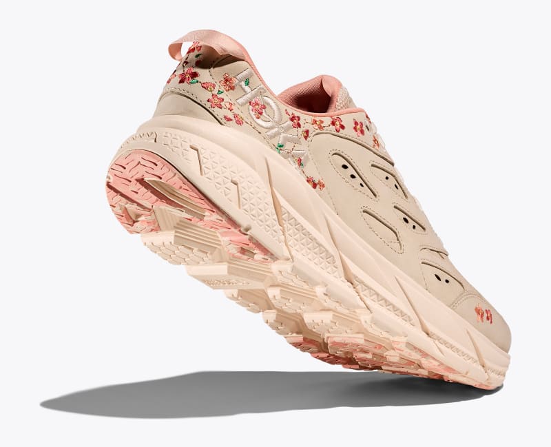 HOKA Vibrant Bloom Clifton L Shoes in Vanilla/Dry Clay