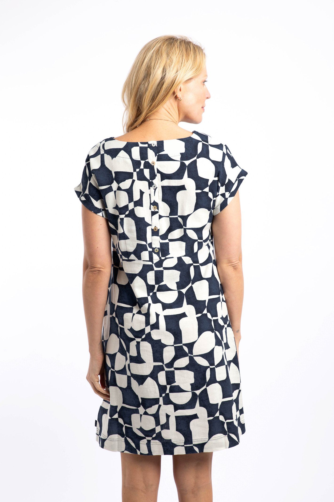 Weird Fish Women's Orlando Printed Linen Rich Shift Dress in Mid Navy