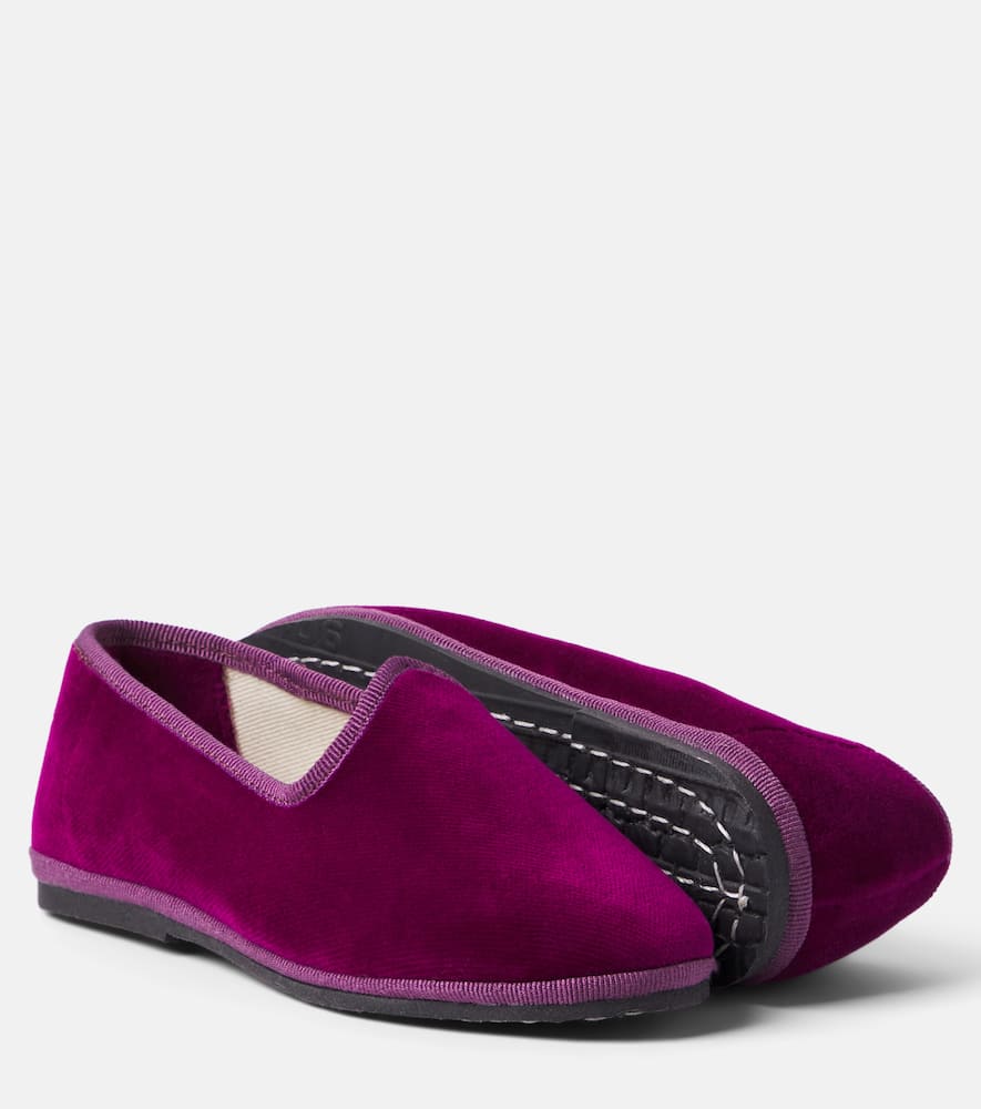 Velvet slip-on shoes