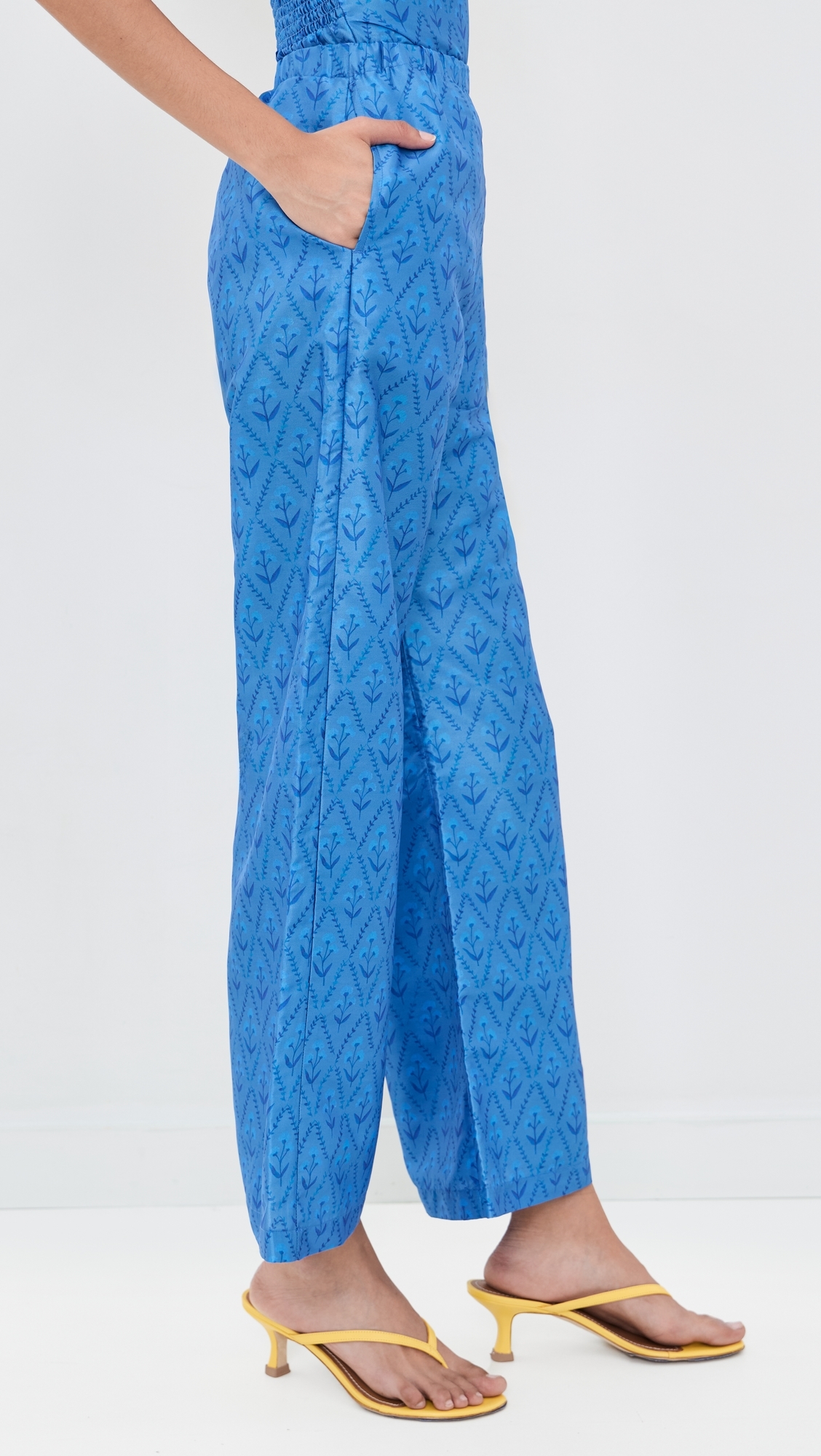The Nicole Pants Sapphire Lattice Floral