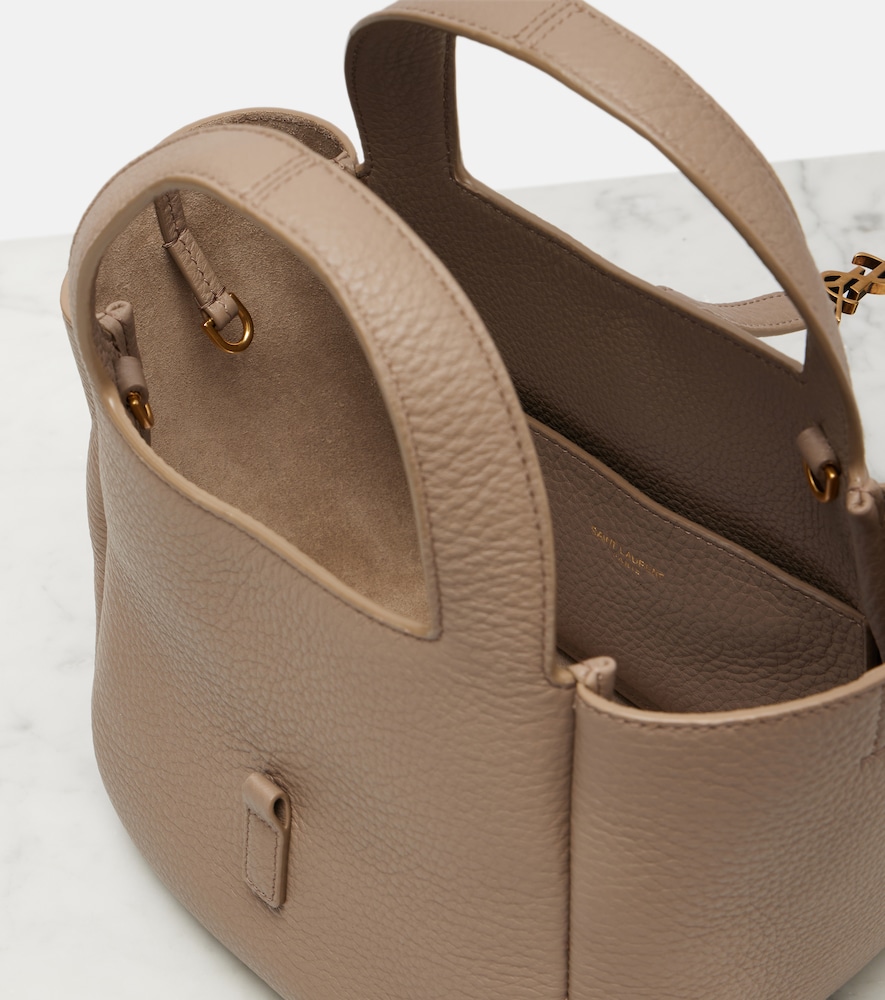 Le 5 à 7 Bea Baby leather tote bag